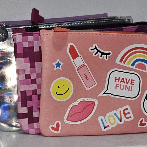 4 NEW IPSY MAKEP, BAGS,CLUTCH, WRISTLET, WALLET, (CARRY A PHONE). BEACHY, GIFT - Picture 2 of 9